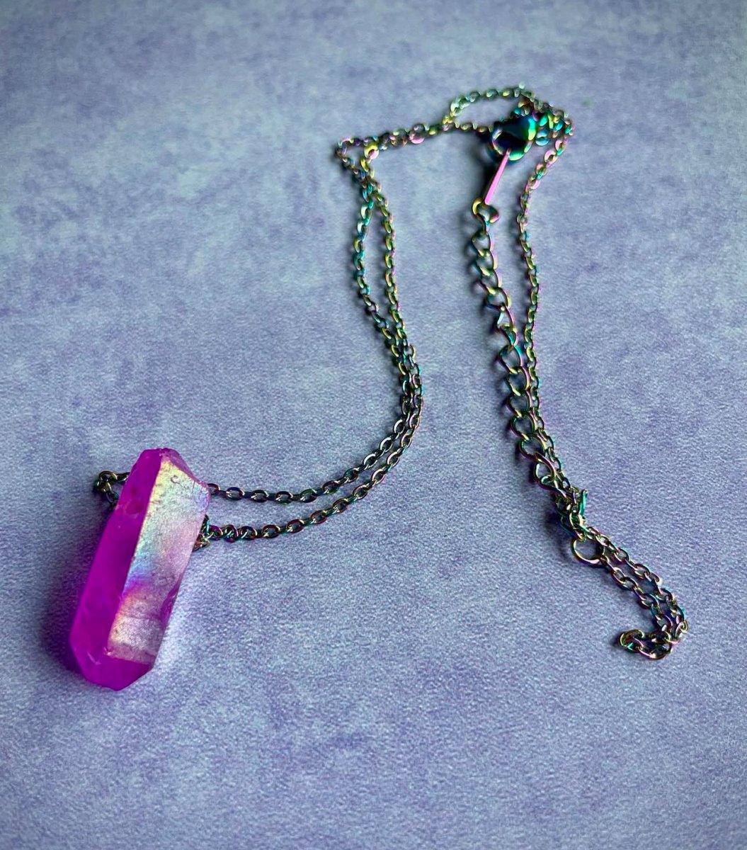 Aura Quartz Power Pendant - Nine of Earth