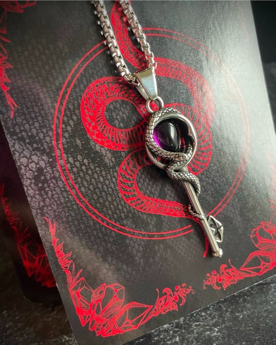 Key of Hecate Necklace - Nine of Earth